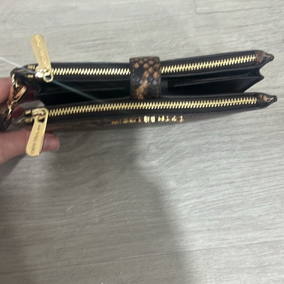 Adele Smartphone wallet leopard print. Brand new - Picture 4 of 6